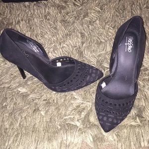 NEVER been worn black heels